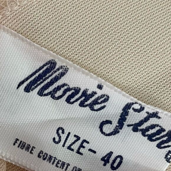 VINTAGE Movie Star Night Gown Pleated Ribbed Lace Trim Embellished Flowers Sz 40 - Picture 10 of 11